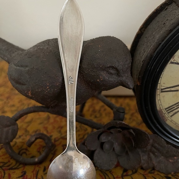 Souvenir and collectible spoons. - Picture 7 of 9